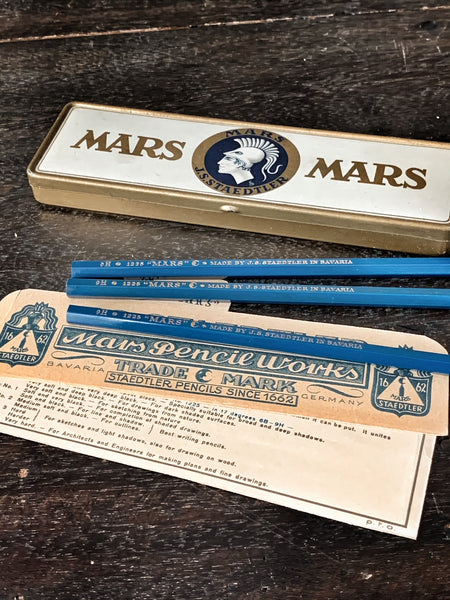 1950 MARS STAEDTLER PENCIL TIN WITH TWELVE 2H PENCILS AND ORIGINAL PAPER  INSERT - TIQUE-TOCK